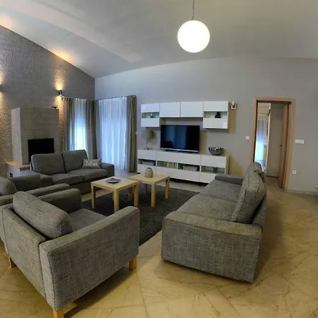 Baskarad House Vikendica