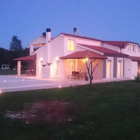 Baskarad House بيت للعطل